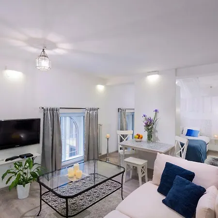 13 Апартаменты